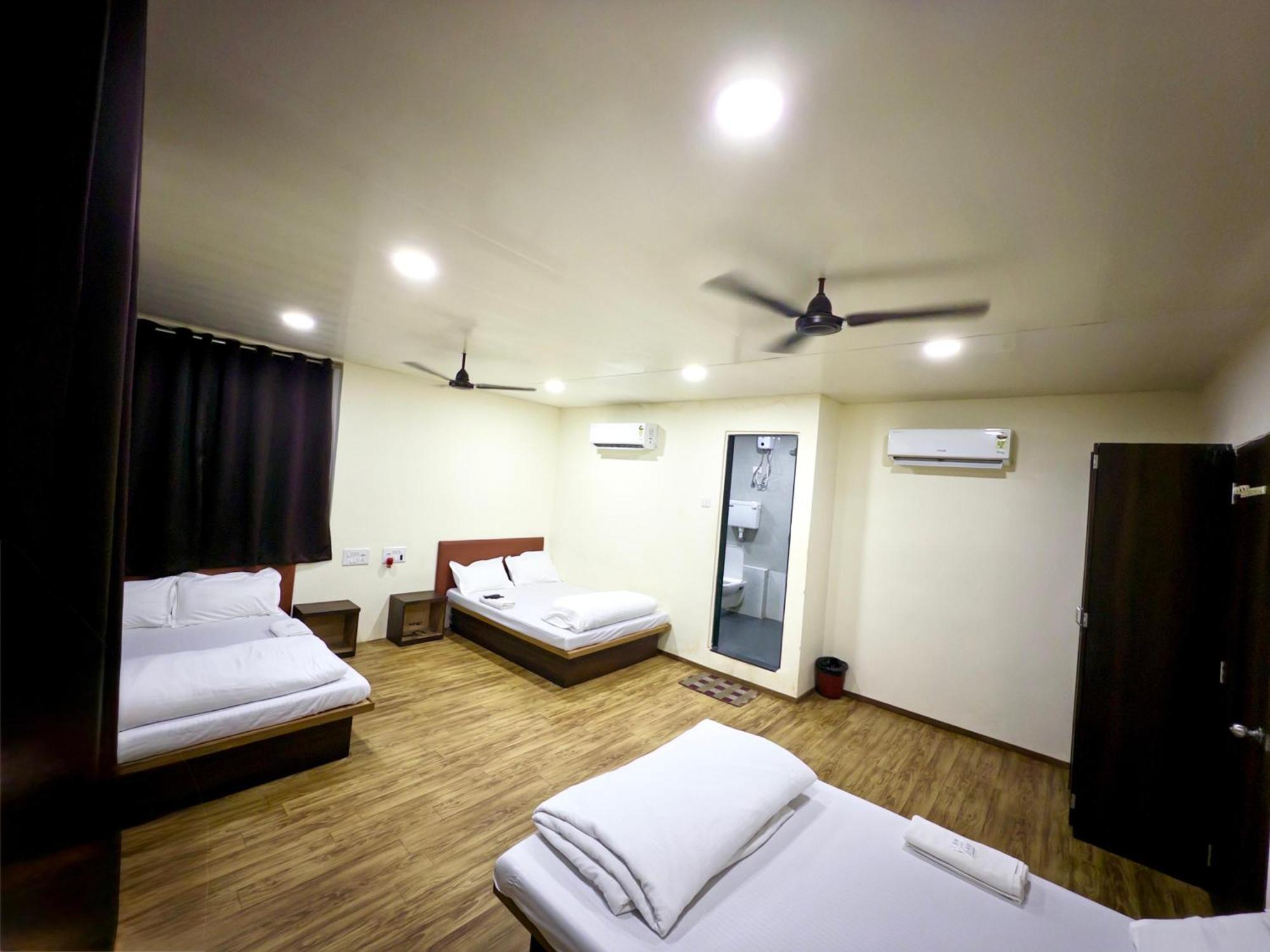 Hotel Marine Line Near Marine Drive & Cricket Stadium, South Mumbai — Foto’s 2