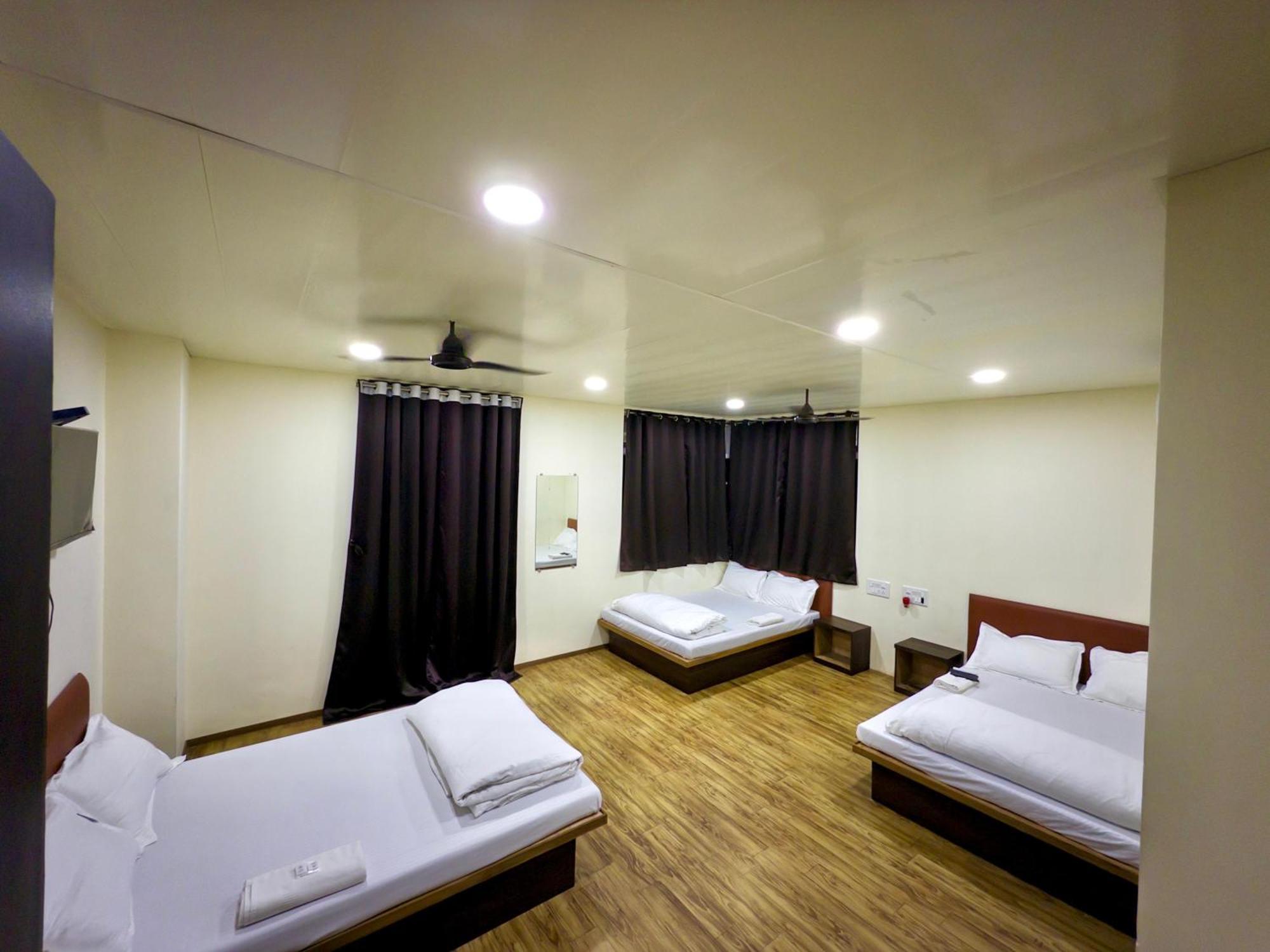Hotel Marine Line Near Marine Drive & Cricket Stadium, South Mumbai — Foto’s 1